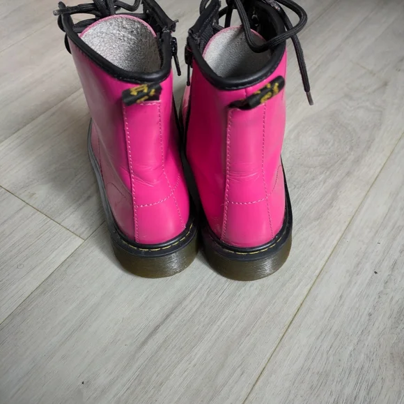 Dr. Martens Delaney Pink Youth Combat Boots Size 6 - Picture 3 of 6